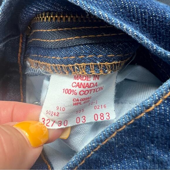 Vintage Levi’s 505 Made in Canada 32x30 Regular Fit Straight Leg Jeans - Picture 6 of 13
